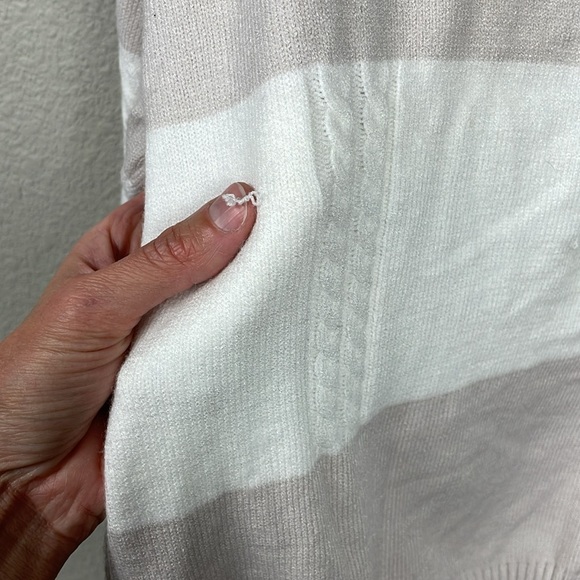 T Tahari Thick Stripe Colorblock Pullover Sweater White Beige Sz M - Picture 12 of 12